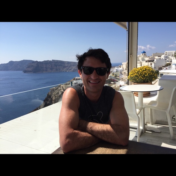 I'm Henry! Thanks for visiting my closet. - Picture 4 of 5